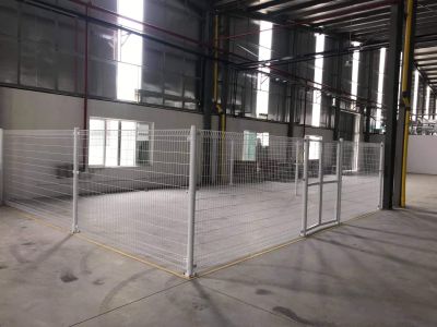 Hàng Rào Gập Hai Đầu Tam Giác